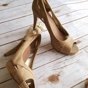 💥💥Sale💥💥Nude Peep Toe Court shoes